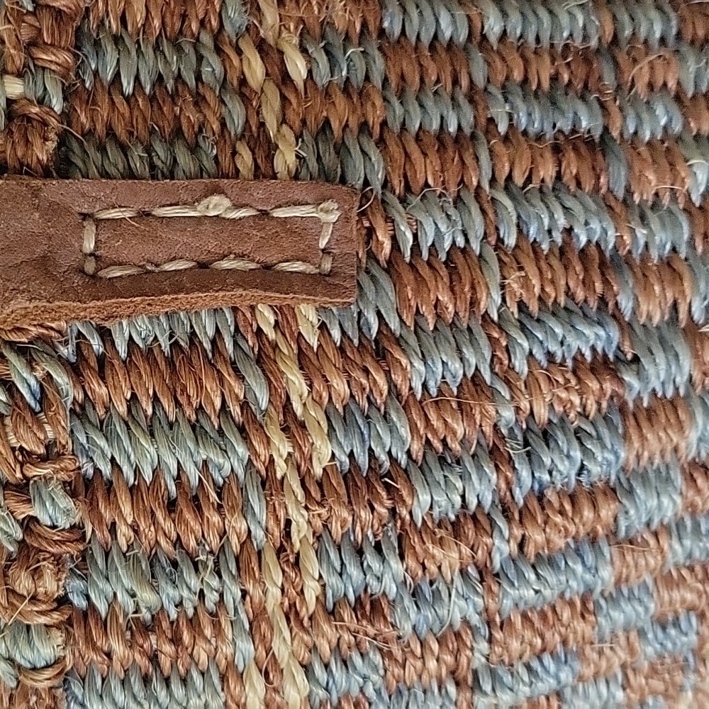 NWOT Woven and Leather Bag - Picture 2 of 3
